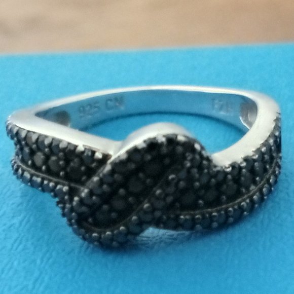 Sparkly, black spinel ring size 6 - Picture 2 of 7